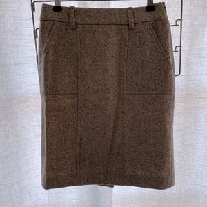 00P Ann Taylor skirt with pockets.